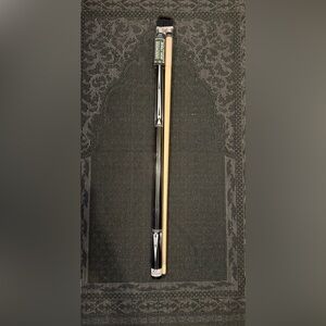EastPoint Hardwood 2-Piece Billiard/Pool Cue w/ Poly  Tack Grip & Press-On Tip,